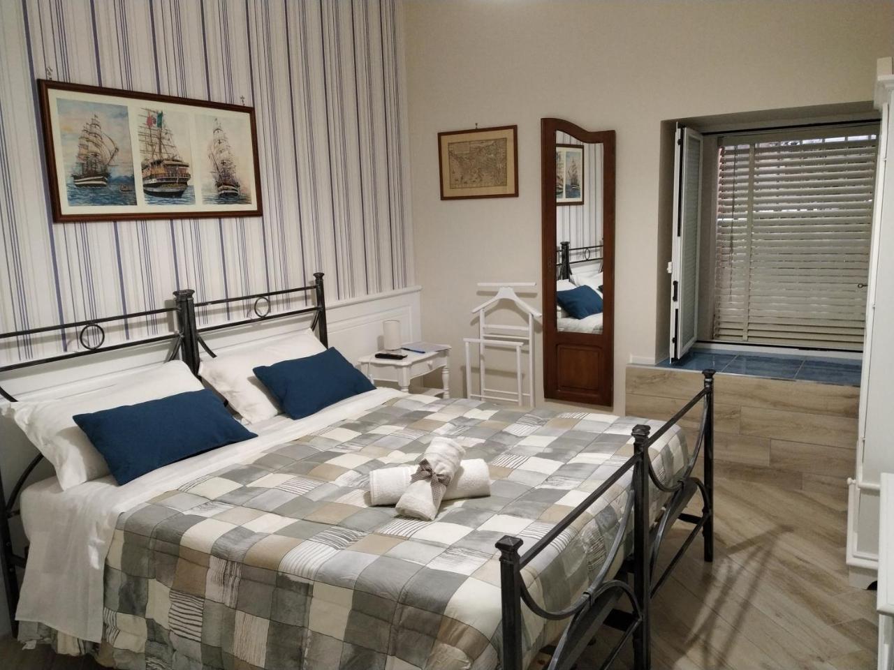 Il Timone B&B กาสเตลลัมมาเร ดิ สตาเบีย ภายนอก รูปภาพ